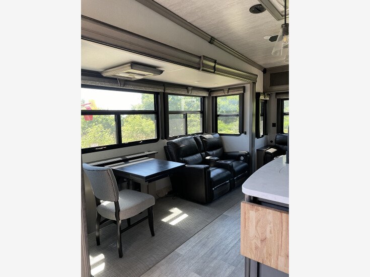 Thumbnail Photo undefined for 2021 Keystone Montana 3855BR